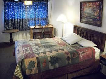 Forest Lake Motel Grand Rapids Luaran gambar